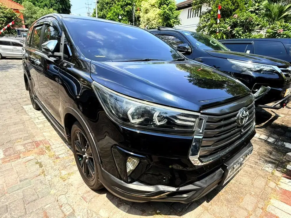 Innova Venturer 2.4 Diesel Solar 2018 Matic