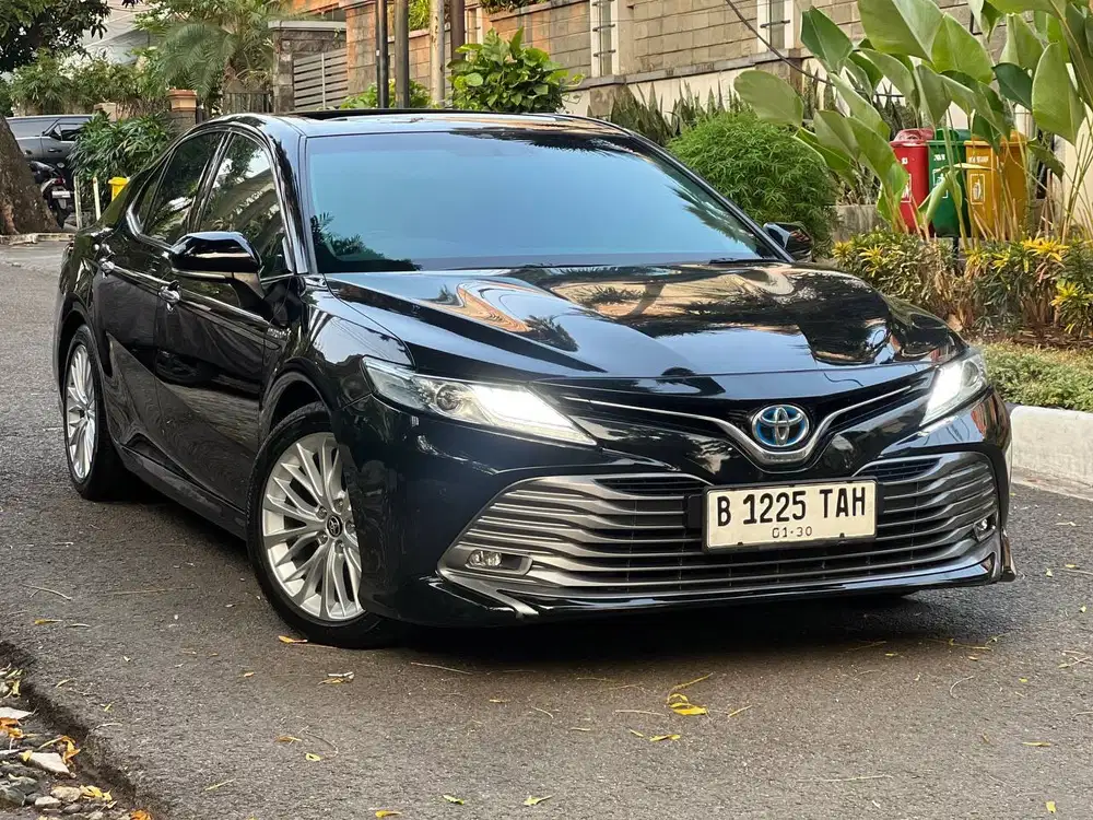 Toyota Camry 2.5 V Hybrid AT Hitam Metalik 2019 (Garage88 Kebayoran)
