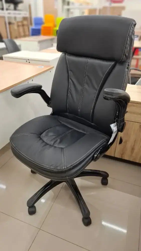 KURSI KANTOR BOS EXECUTIVE KULIT HITAM 1JT AN