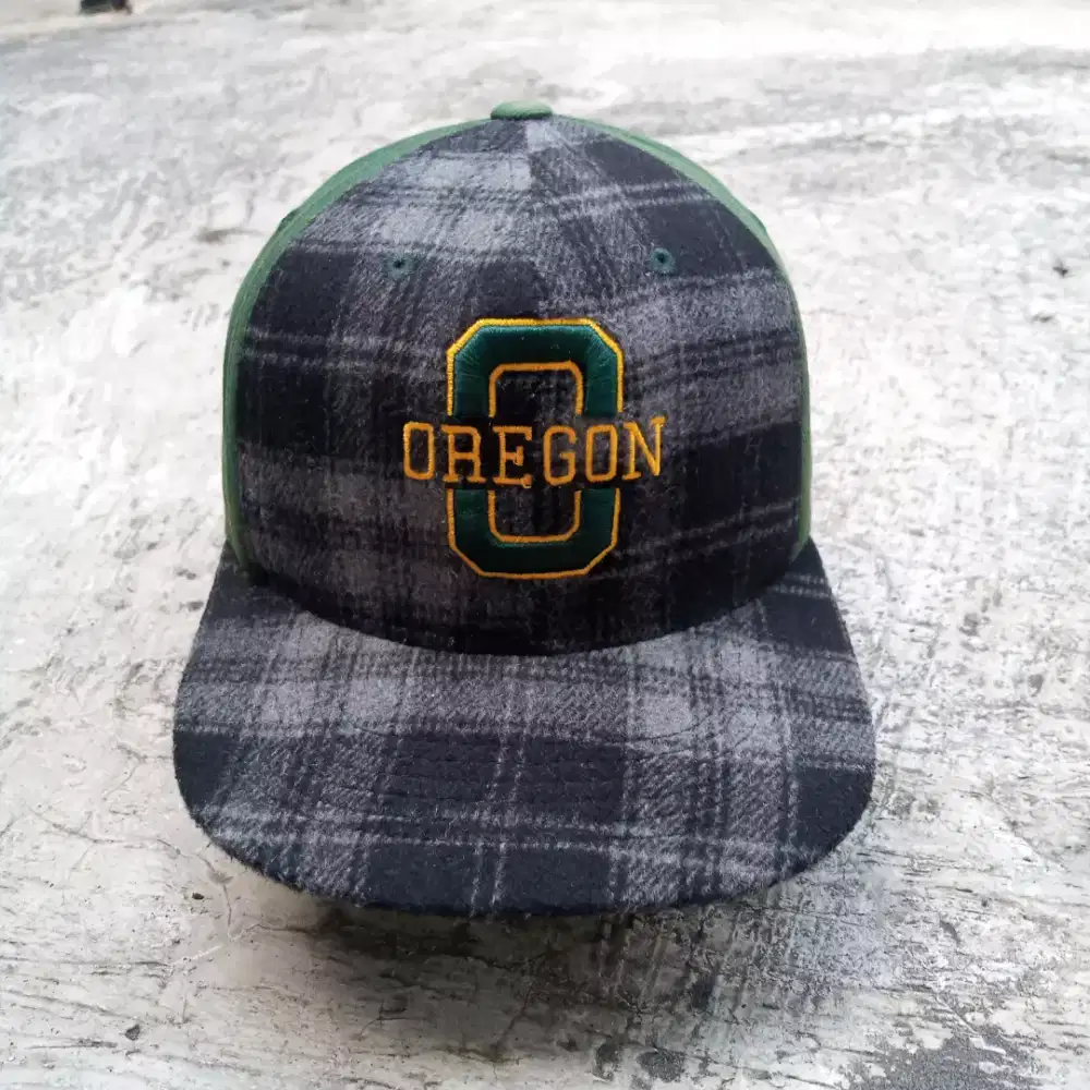 Topi Oregon Ducks Football Team NCAA Captivating