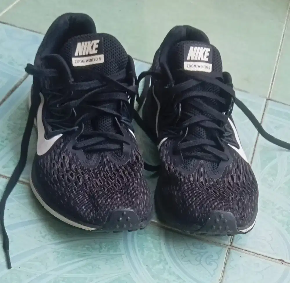 Sepatu Nike Zoom Winflo no 42