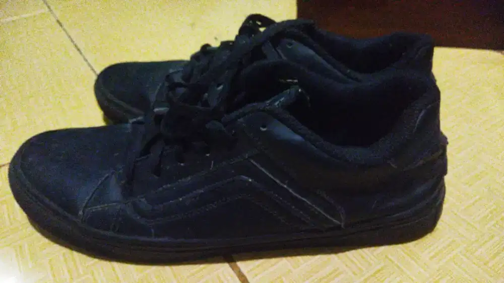 sepatu casual size 43