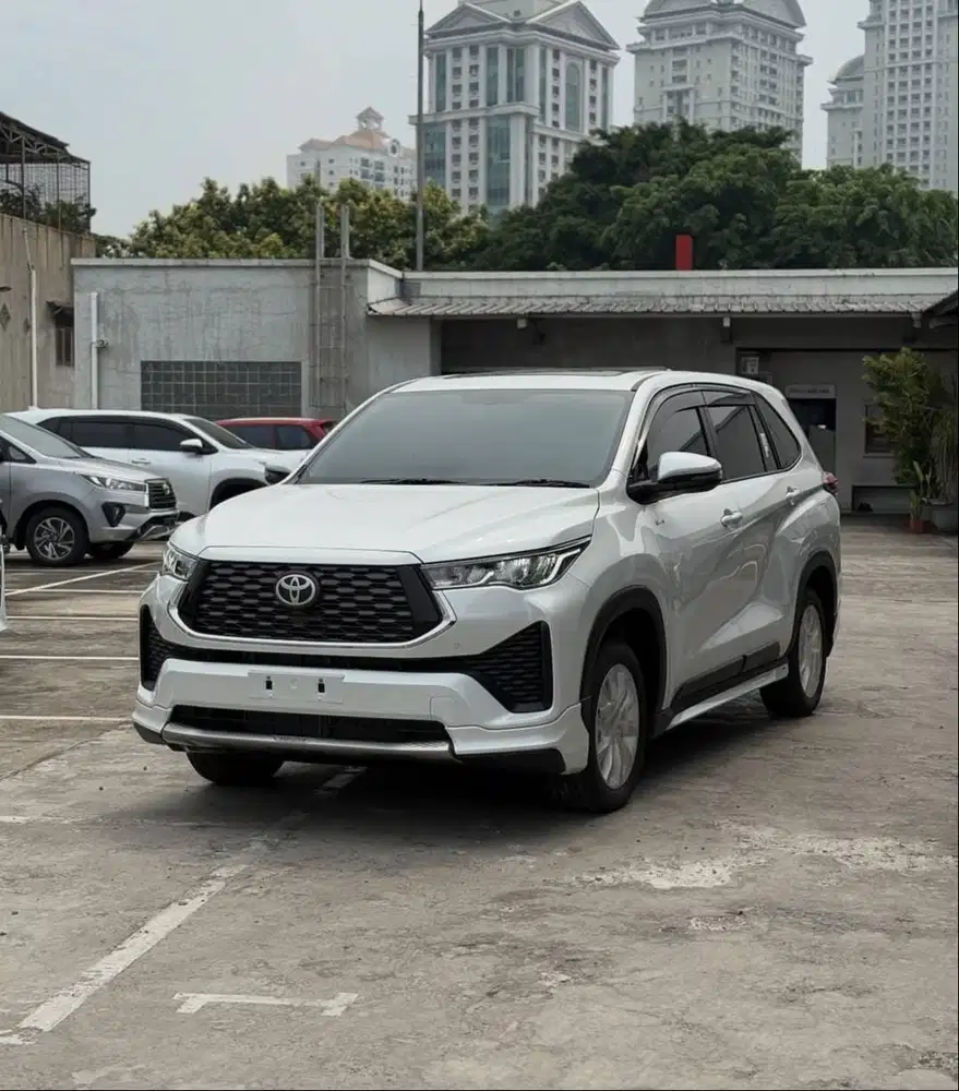 PROMO Toyota Innova Zenix Hybrid 2.0 V Modellista DP Murah Ready Stock