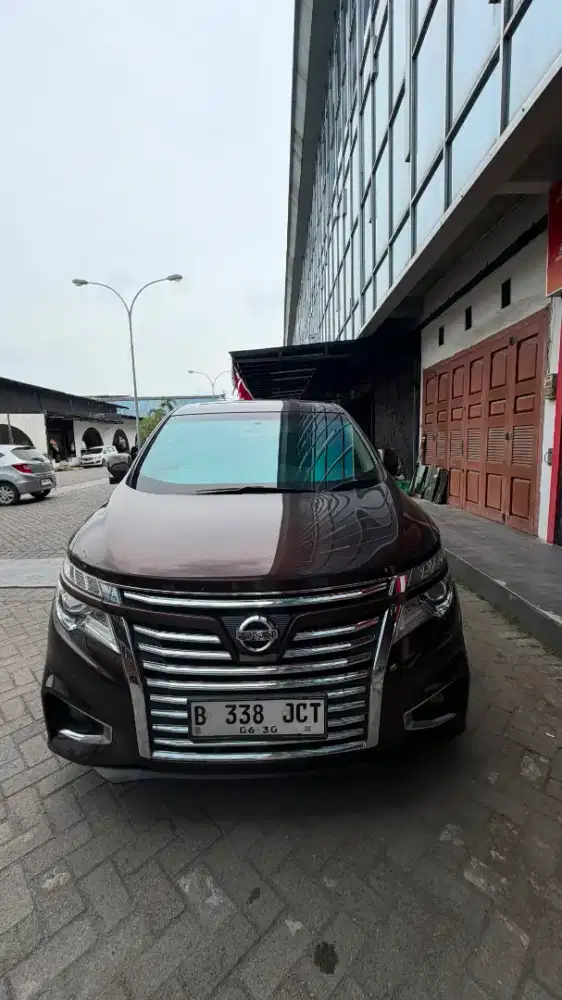 DiJual Cepat Nissan Elgrand 2.5 AT Highway Star
