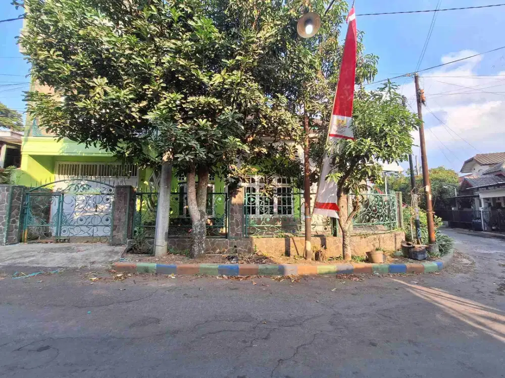 Rumah 7 Kamar 2 Lantai Perum Saxophone Dekat UMM, UB, dan Polinema