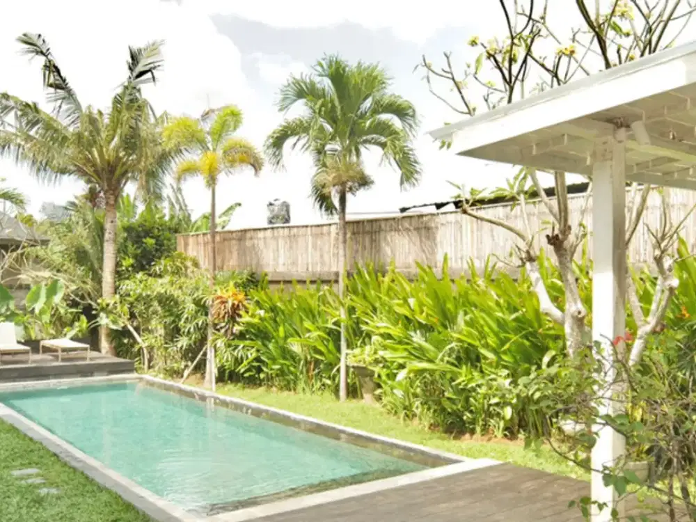 VILLA 4BR BERGAYA TROPIS BOHEMIAN DI TUMBAK BAYUH CANGGU BADUNG