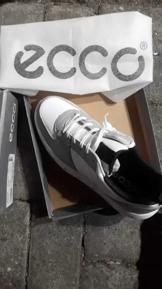 Dijual sepatu merk ECCO
