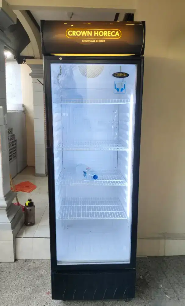 Showcase Crown Jumbo 400L