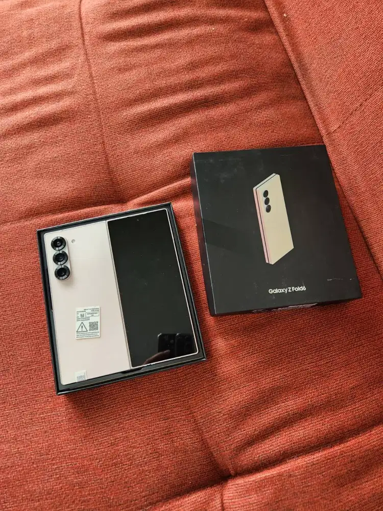 Samsung Galaxy Z Fold 6 12/512gb sein mulus