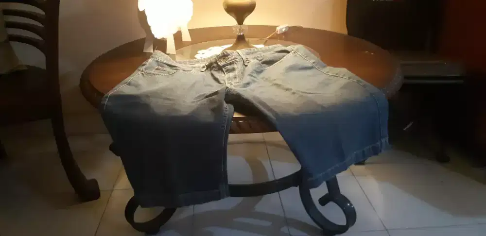 Celana Pendek Jeans
