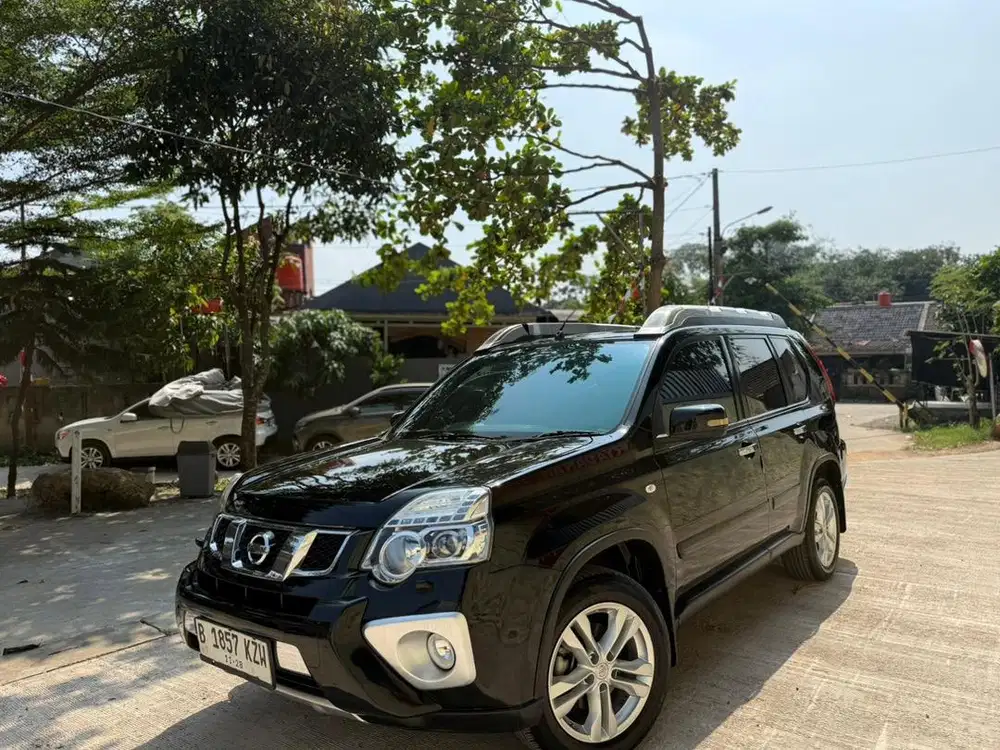 Nissan Xtrail 2.5 XT Automatic 2014 Hitam