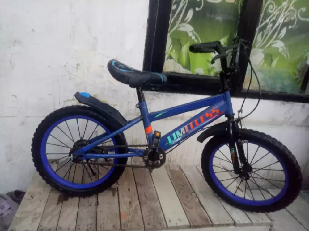 Sepeda BMX ukuran 16 inch