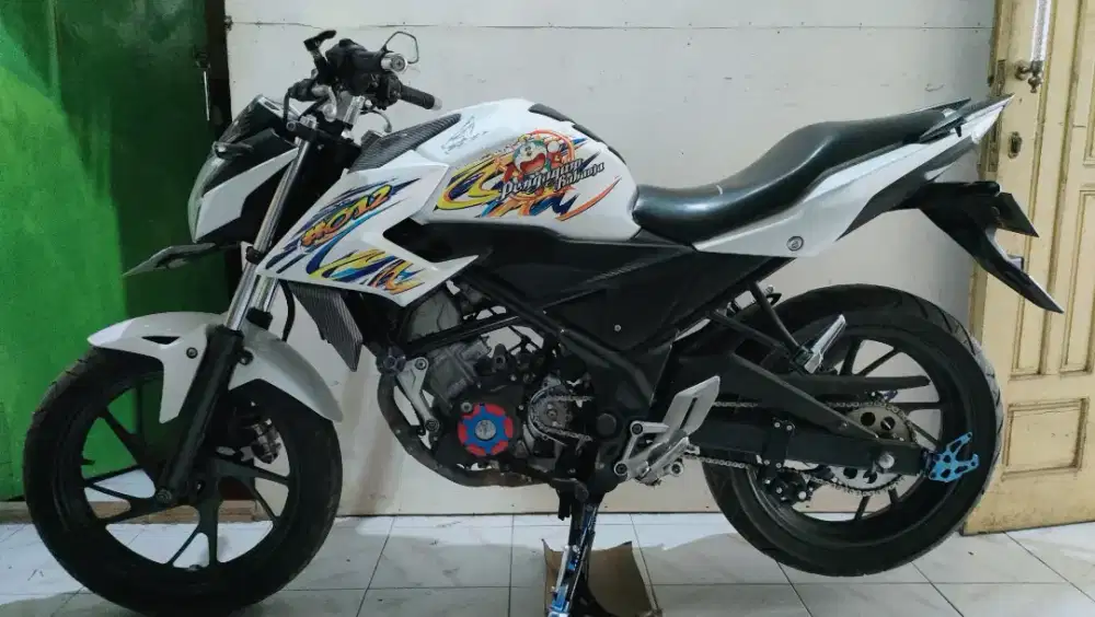 Bismillah, Dijual Cepat Honda CB150r Lengkap Tahun 2016 Pajak Baru Off