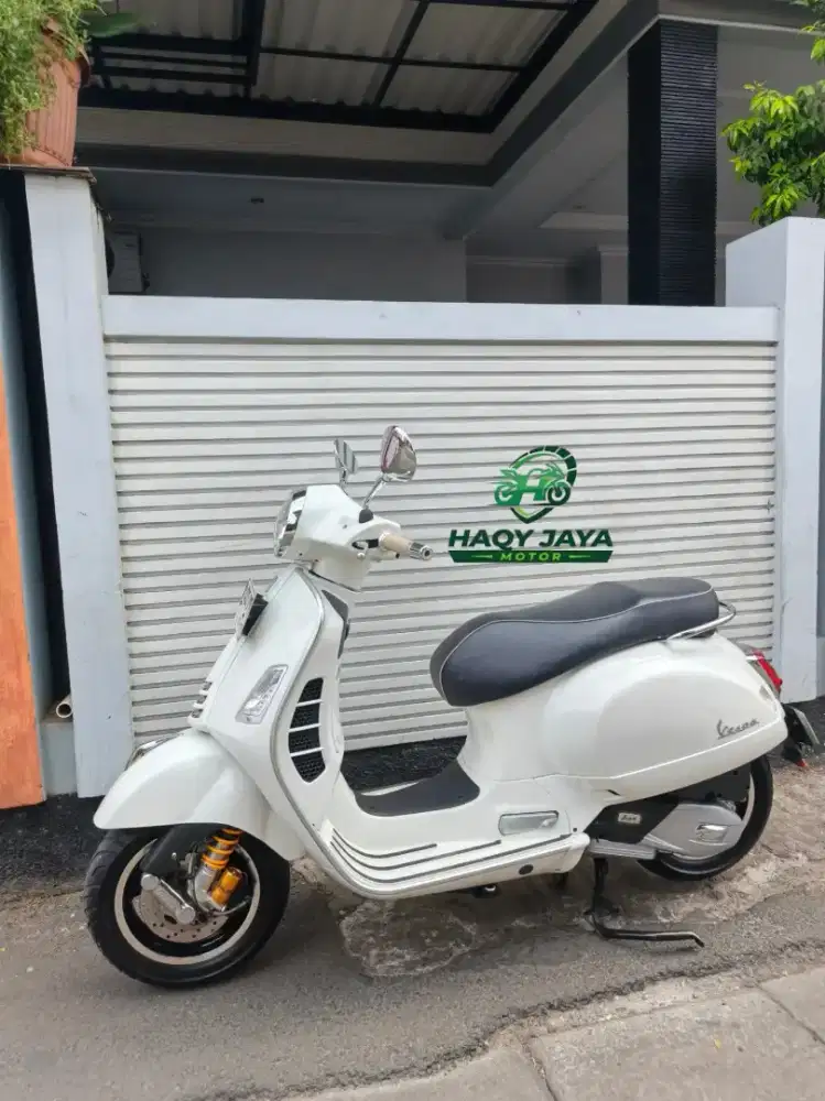 Vespa GTS 150 Super 2022 Bianco Innocenza