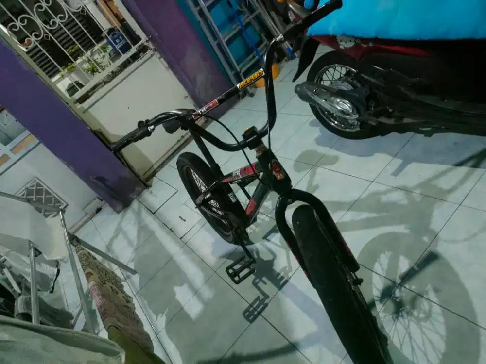 Sepeda BMX merk Phoenix