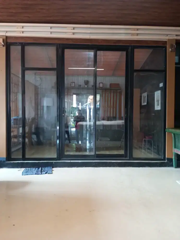 Pembuatan Kusen Aluminium