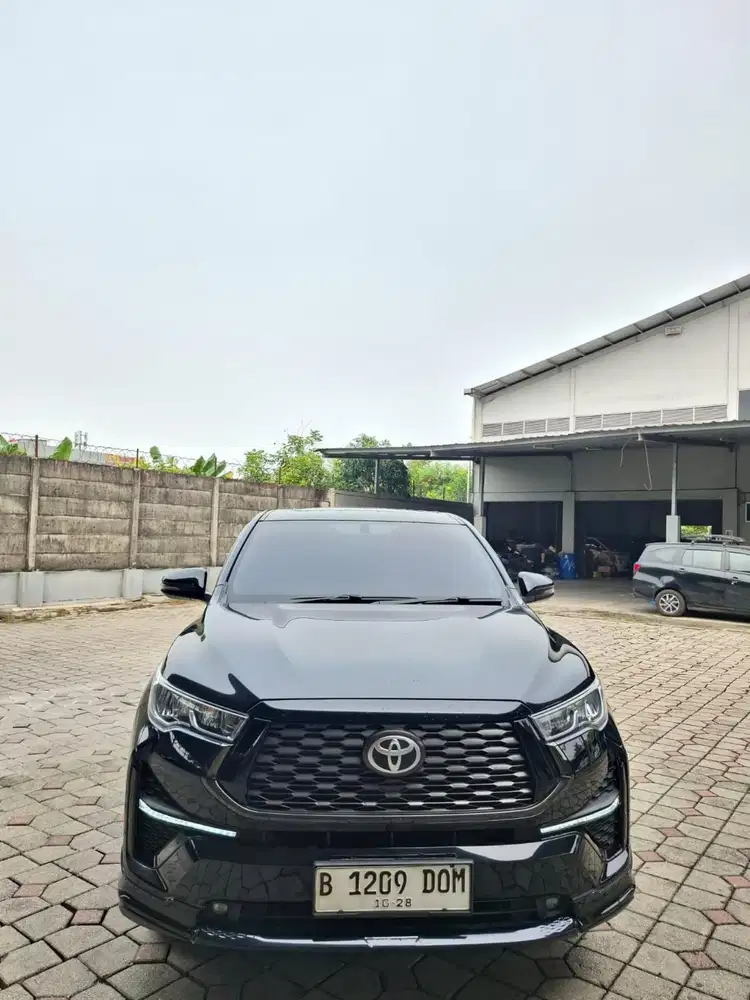 Zenix hybrid 2023 V modellista matic. Km 41rb antik