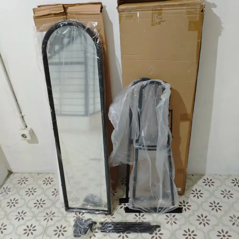 Standing Mirror Informa M001 Hitam Minimalis + Rangka & Roda