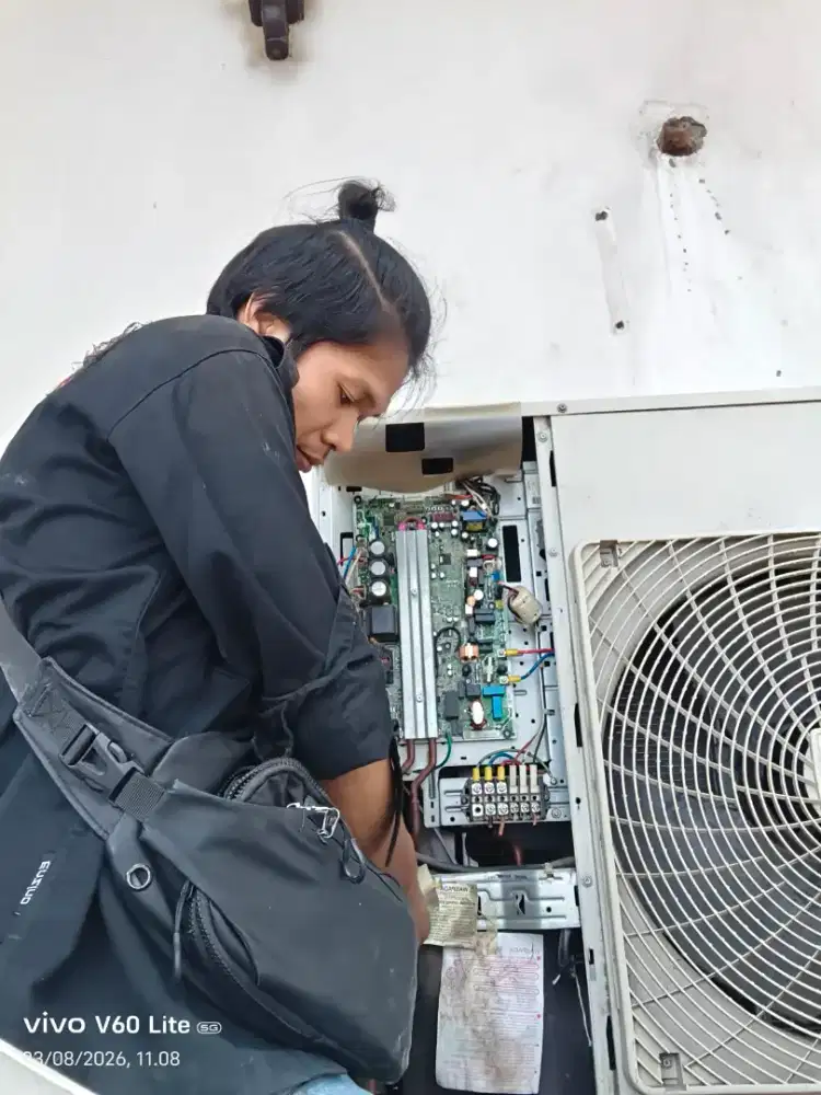 Di cari pekerja yg masih lajang untuk sebagai helper AC