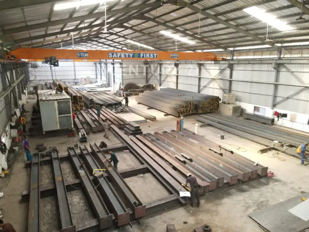 Pabrik + Crane 2 Unit Siap Pakai di Lippo Cikarang