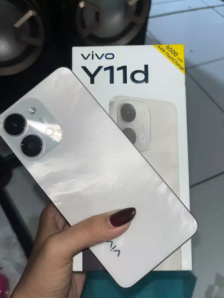 VIVO Y11D 4/128 FULLSET SECOND LIKE NEW