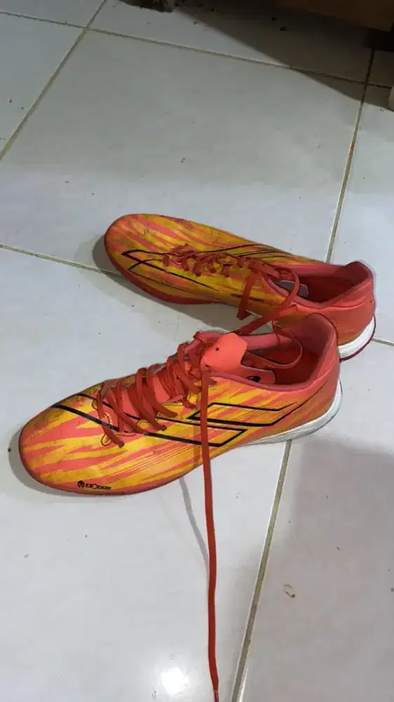 Sepatu Futsal Mils size 41