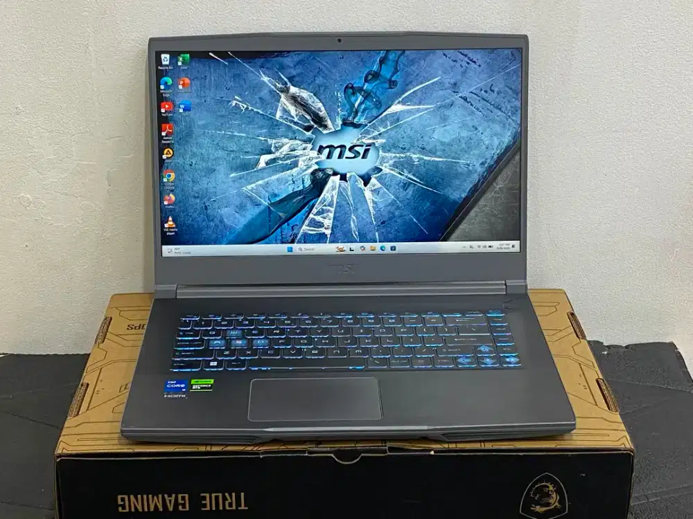 Laptop MSI Thin 15 B13UC