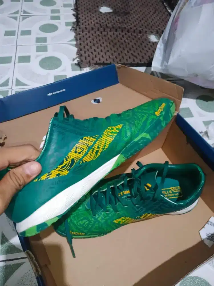 Sepatu Futsal MILLS Size 39