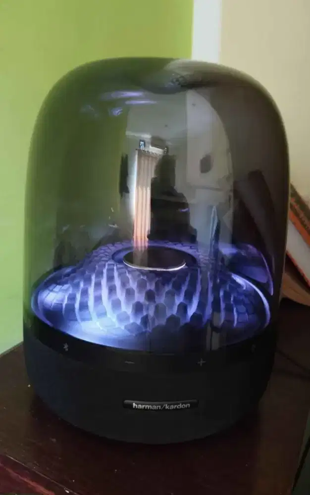 JUAL CEPAT/ 
Harman Kardon Aura Studio 4 Original, harga: Rp 4.000.000