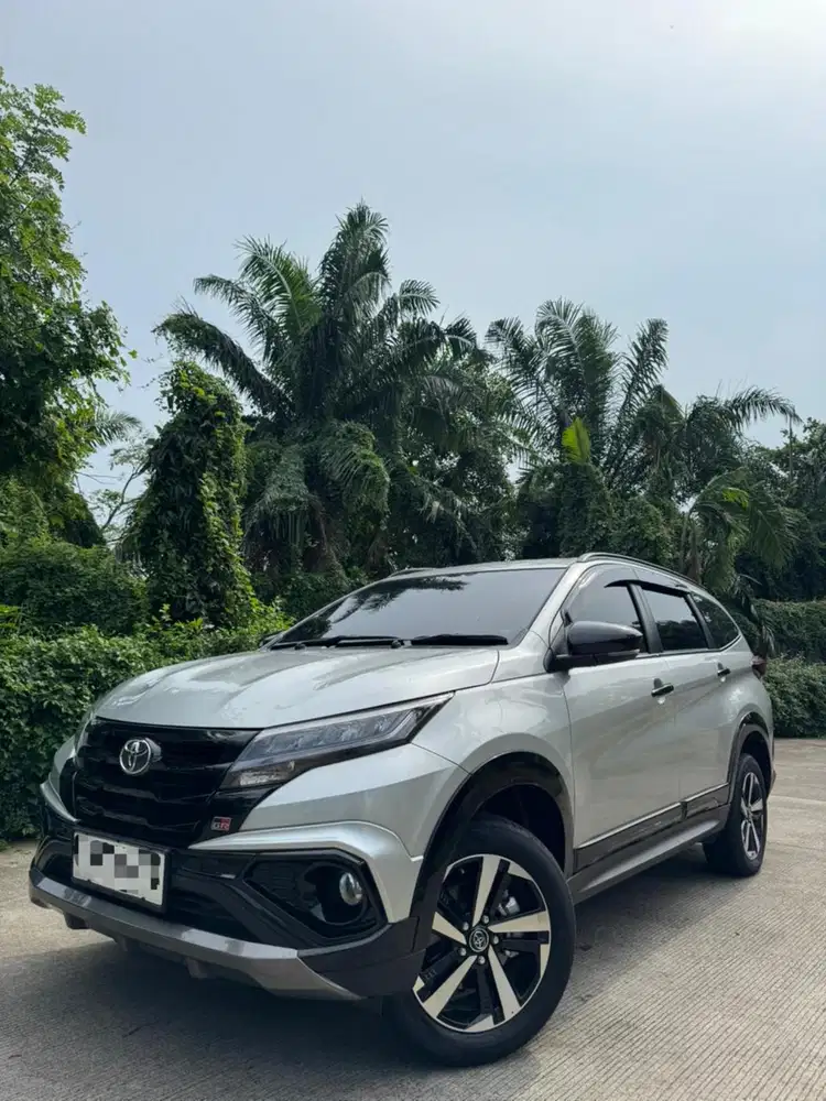 Toyota Rush GR 1.5 AT 2025