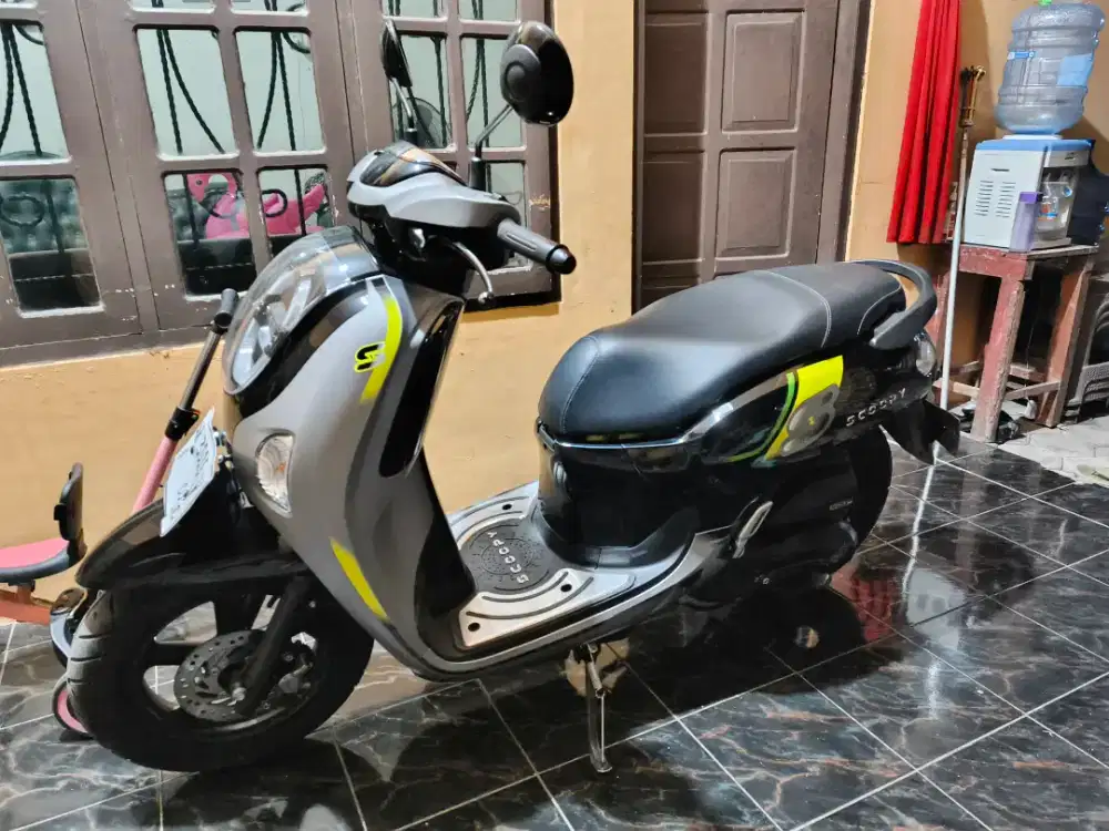 Scoopy 2025 sporty tangan 1