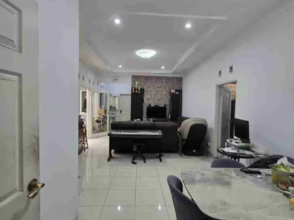 Dijual Rumah Singgasana Pradana