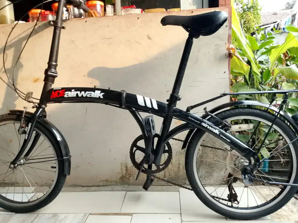 Sepeda lipat Ace airwalk 20