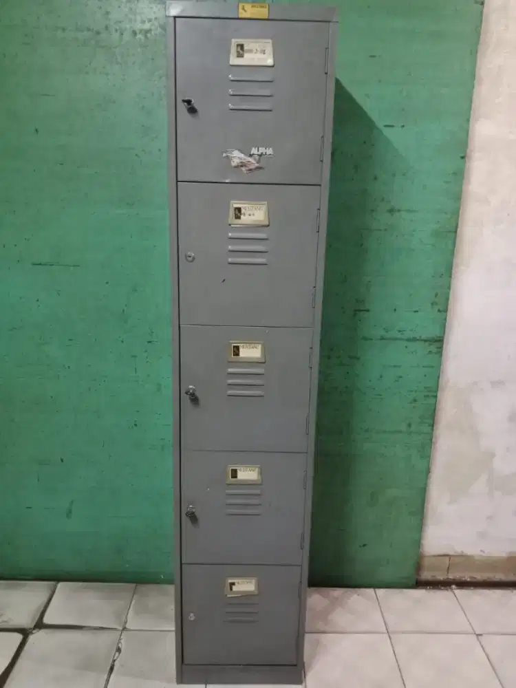 Lemari kabinet besi 5 tingkat laci mustang