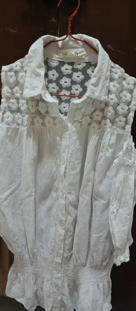 Jual baju masih layak pakai