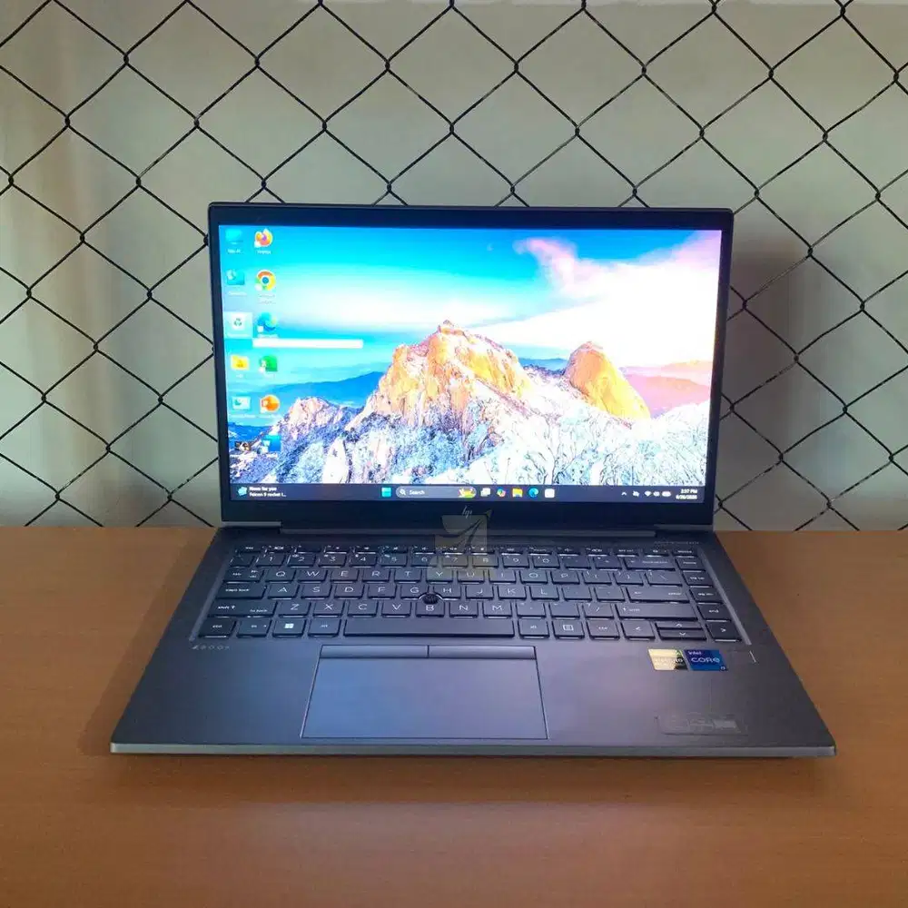 HP ZBook Firefly 14 G8 Mobile Workstation / i7-1165G7 / RAM 32GB / SSD