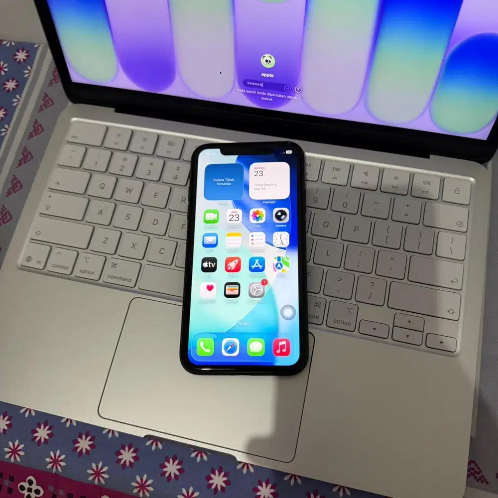 iPhone 11 64GB iBox