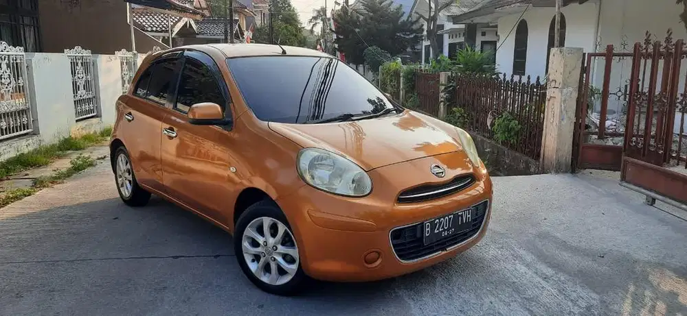 Nissan march Automatic