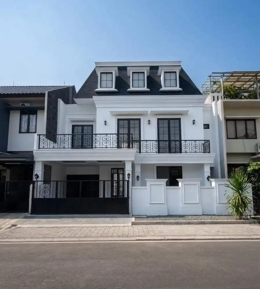 Rumah Baru American Classic Ada Swimmingpool Di Mertilang Bintaro