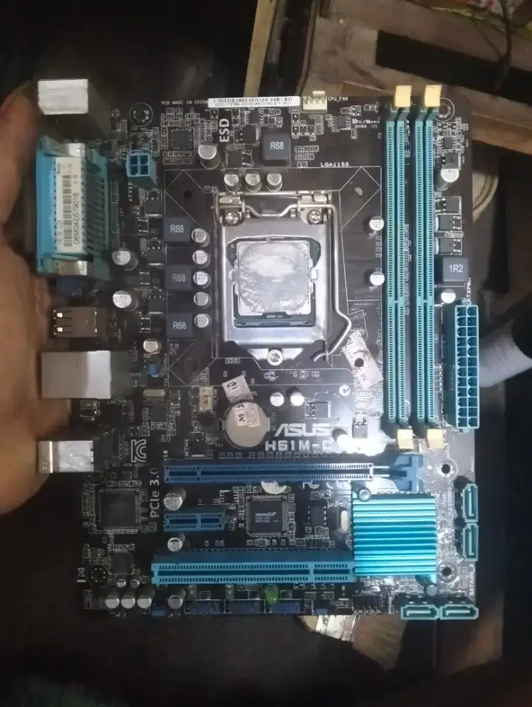 Jual mobo asus 1set  siap pakai ram 8gb prosesor i3