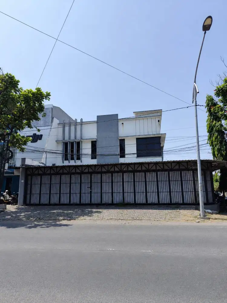 SEWA GEDUNG 2 LANTAI HOOK EX SHOWROOM BARATA JAYA COCOK KOMERSIL
