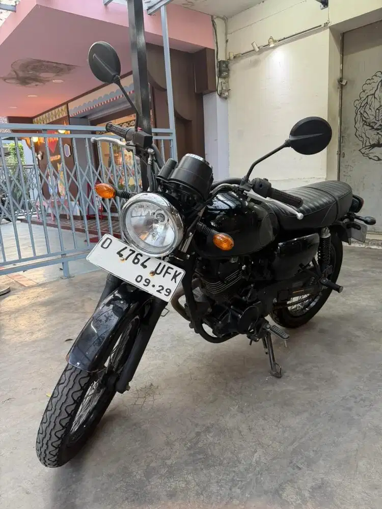 KM RENDAH W 175 Black Style tahun 2024