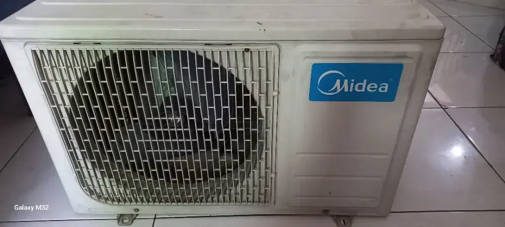Outdoor AC Midea