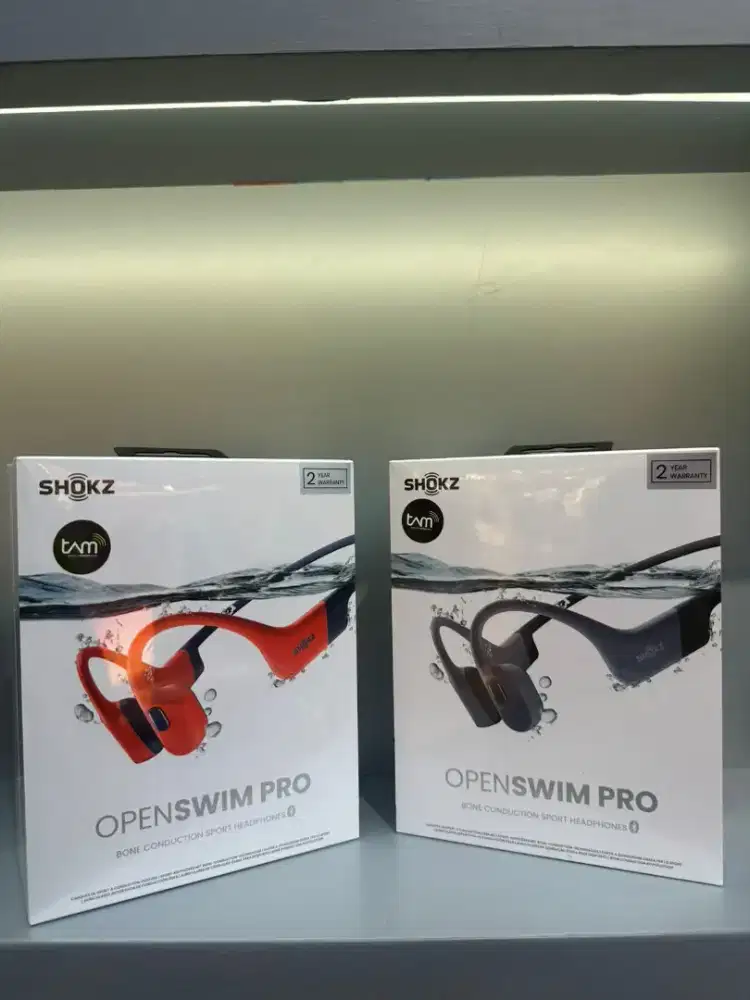 Open swimming by Shokz