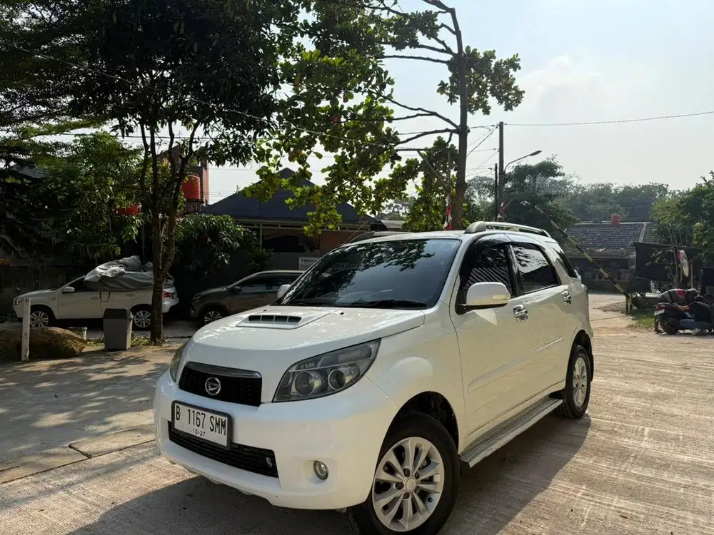 Daihatsu Terios TX Automatic 2012 putih