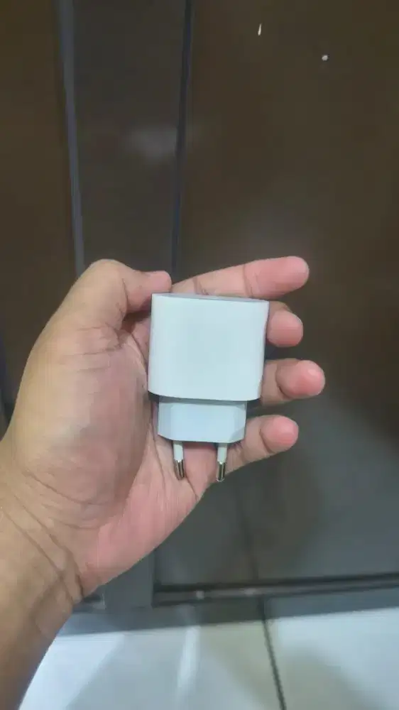 Apple 20W SB-C Power Adapter (ORI)