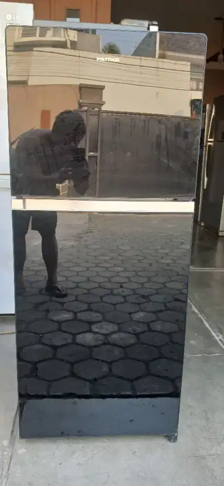 Lemari es dua pintu