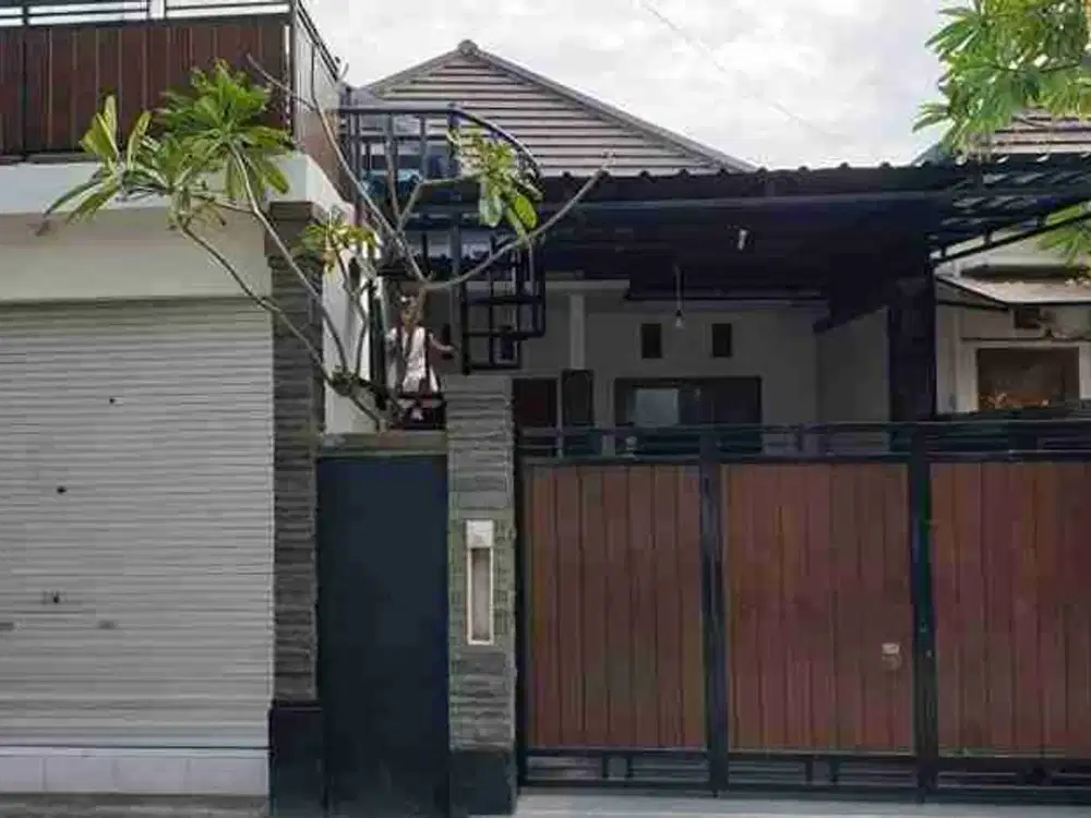 RUMAH + TOKO LOKASI STRATEGIS, LINGKUNGAN RAMAI DI PEMOGAN