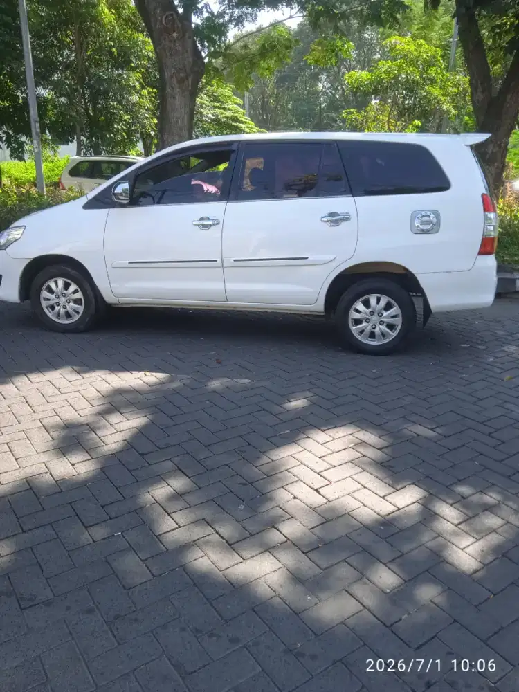 Dijual murah Innova bensin tepe G tahun 13 body bagus mesin sehat