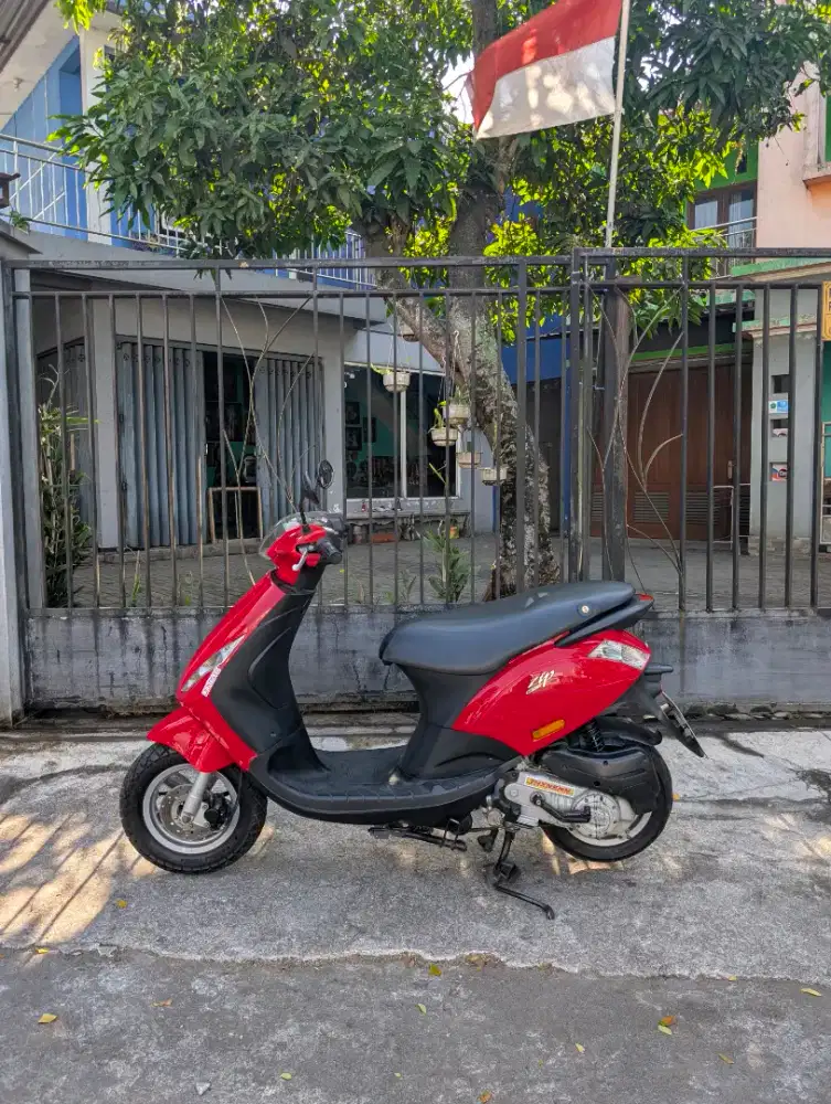 piaggio zip 2012